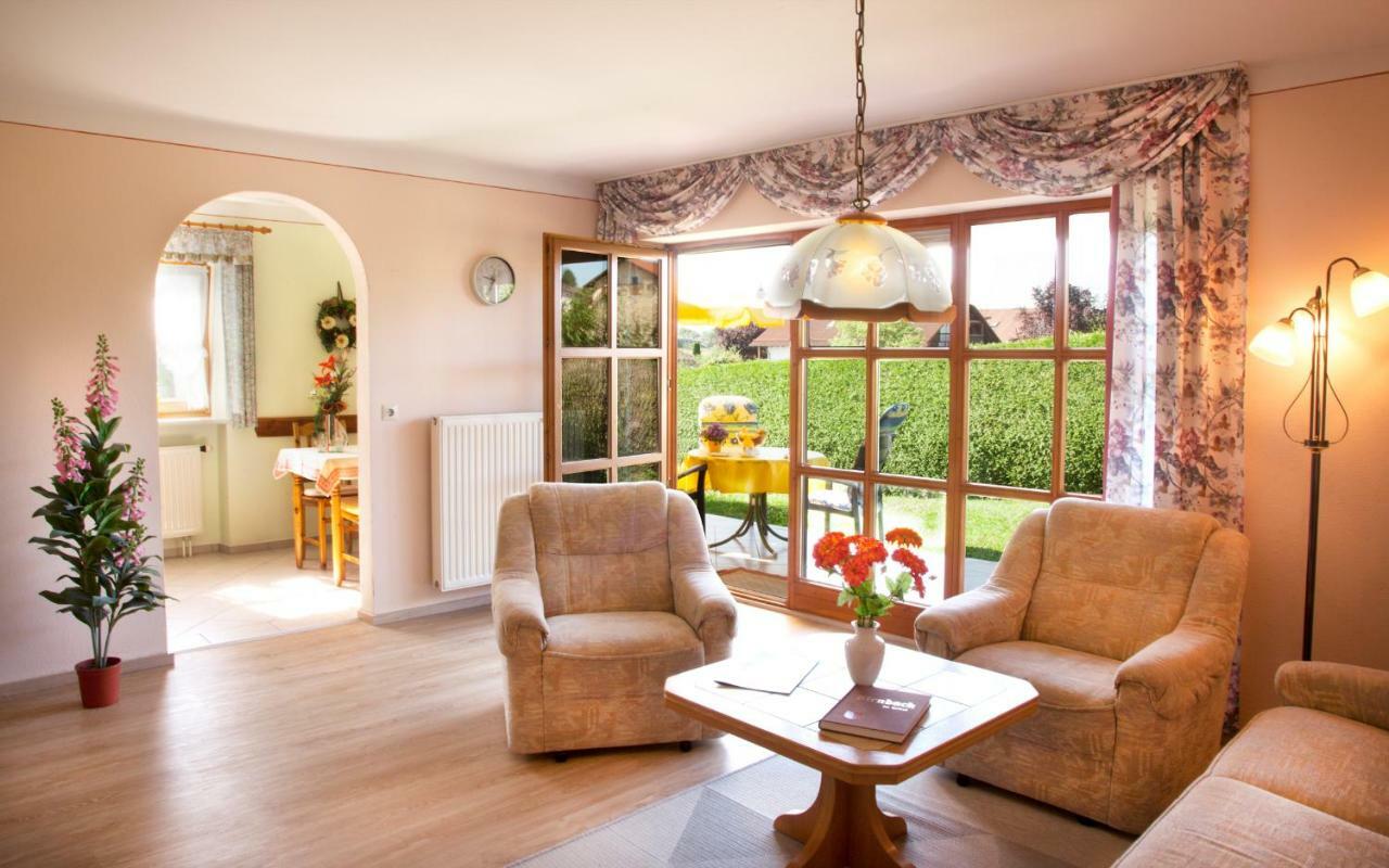 Ferienwohnung Cornelia Bad Birnbach Bilik gambar